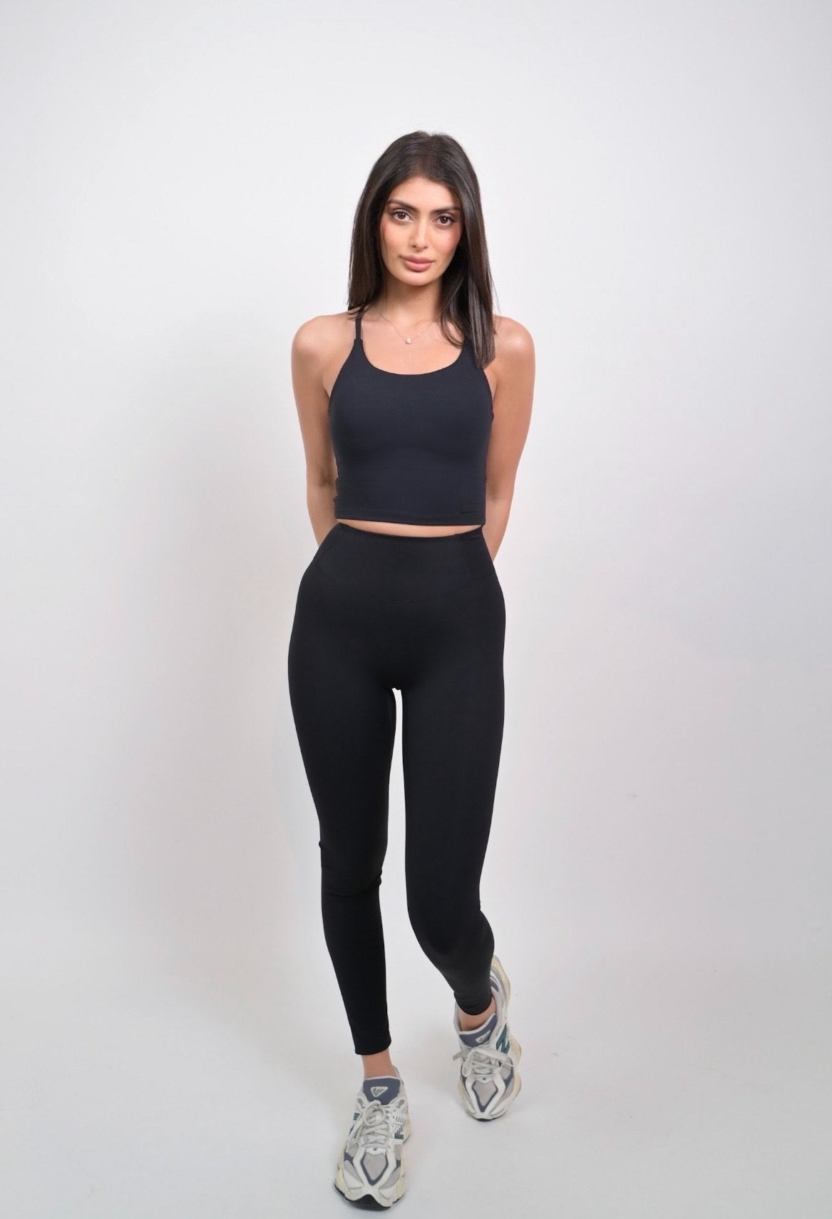 Nikkita Smooth Singlet Crop - Black