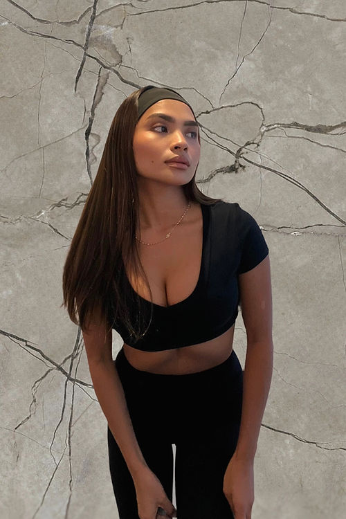 Kristen Smooth Scoop Neck Crop - Black