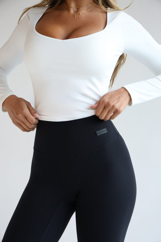 Tanah Longsleeve Scoop Neck